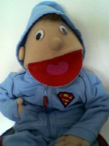 DJ im Superman-Look